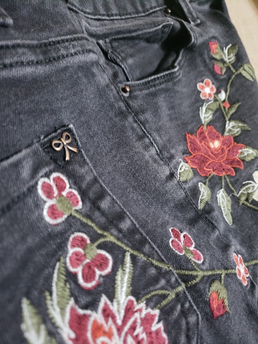 Nanette Lepore - Dark Skinny Jeans with Beautiful Embroidery - Picture 10 of 15